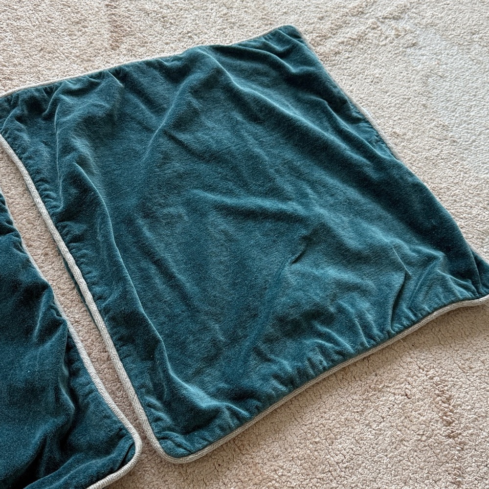 Two green pillow throw covers 18 inch square - Picture 4 of 7
